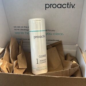 NWT. 6 Fl oz Proactiv Renewing Cleanser